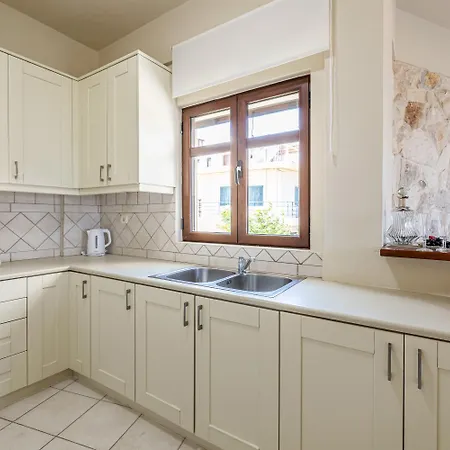 Mariston Modern Apts *