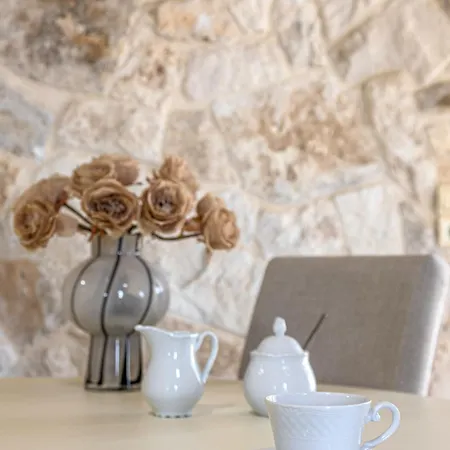 Mariston Modern Apts アパート