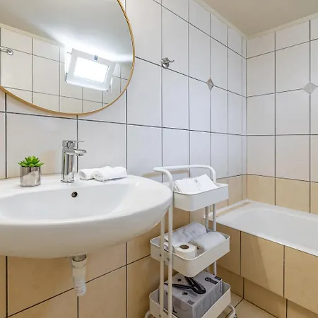 アパート Mariston Modern Apts