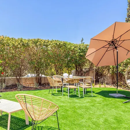 Mariston Modern Apts アパート *