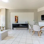 Mariston Modern Apts Apartment