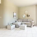 Διαμέρισμα Mariston Modern Apts *
