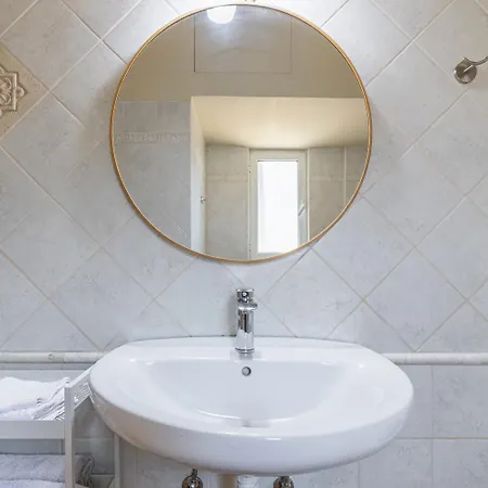 Mariston Modern Apts *