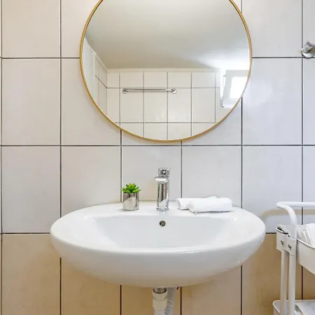 Mariston Modern Apts *