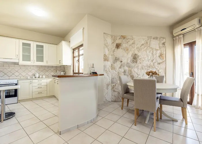 شقة Mariston Modern Apts خيرسونِسوس