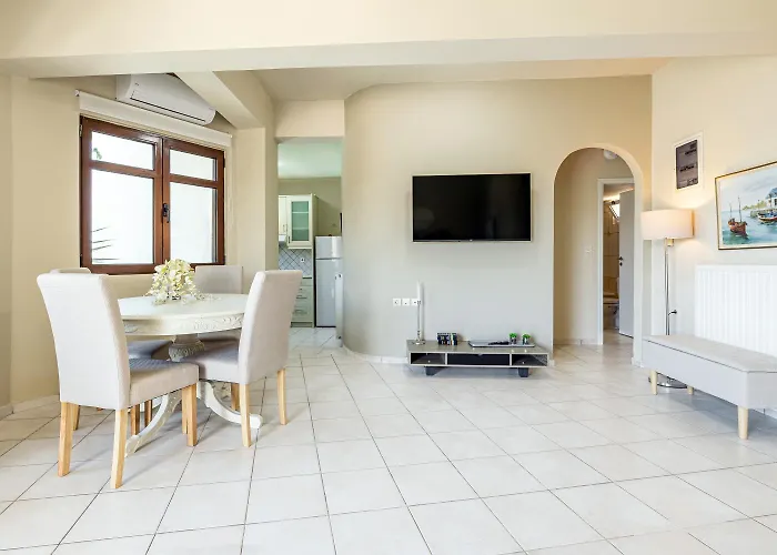 Mariston Modern Apts شقة *