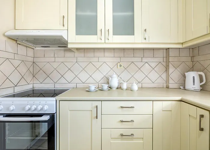 Mariston Modern Apts *