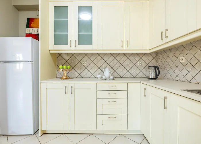 Mariston Modern Apts *